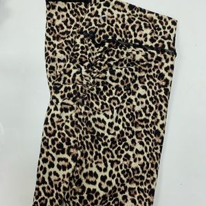 Zyia scrunchy butt leopard leggings size 4
